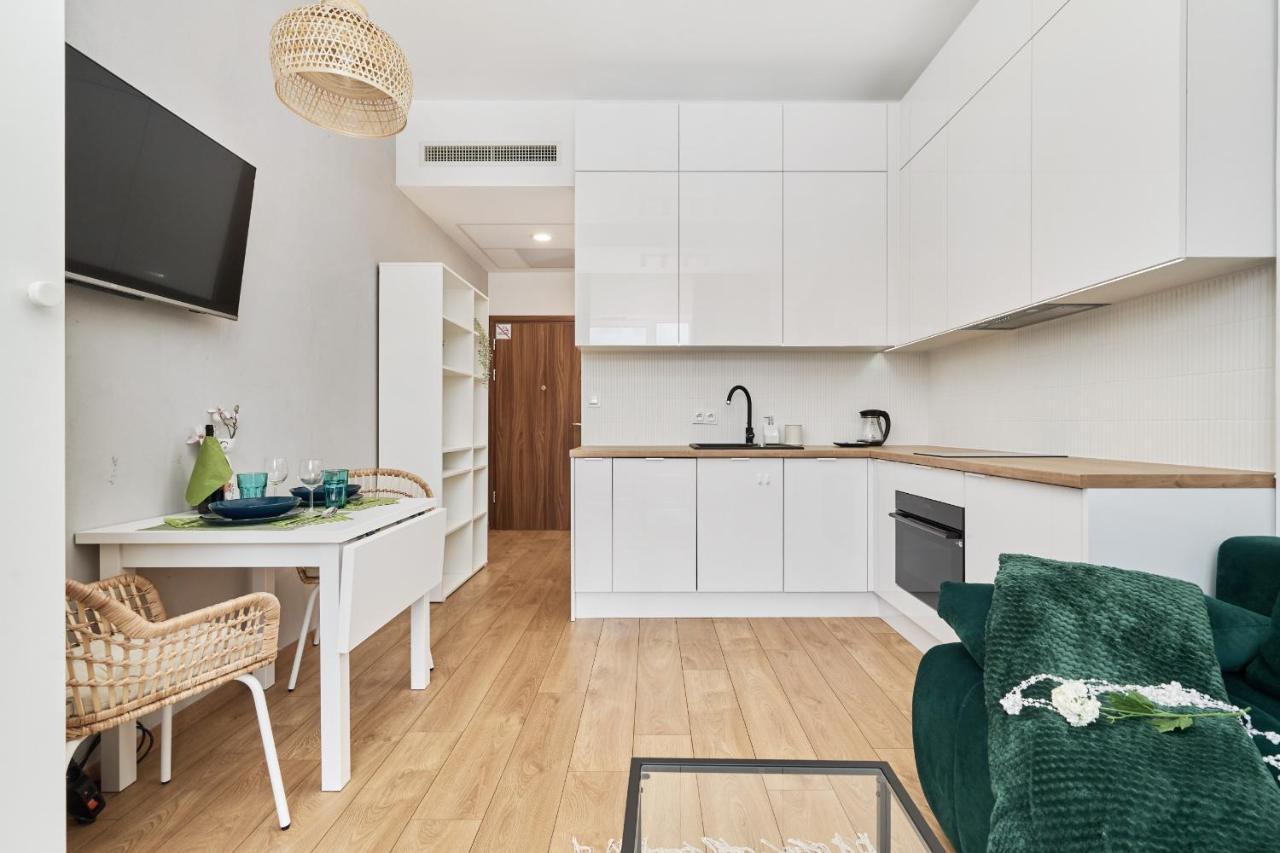 Apartment By The Oder River Wroclaw By Noclegi Renters 외부 사진
