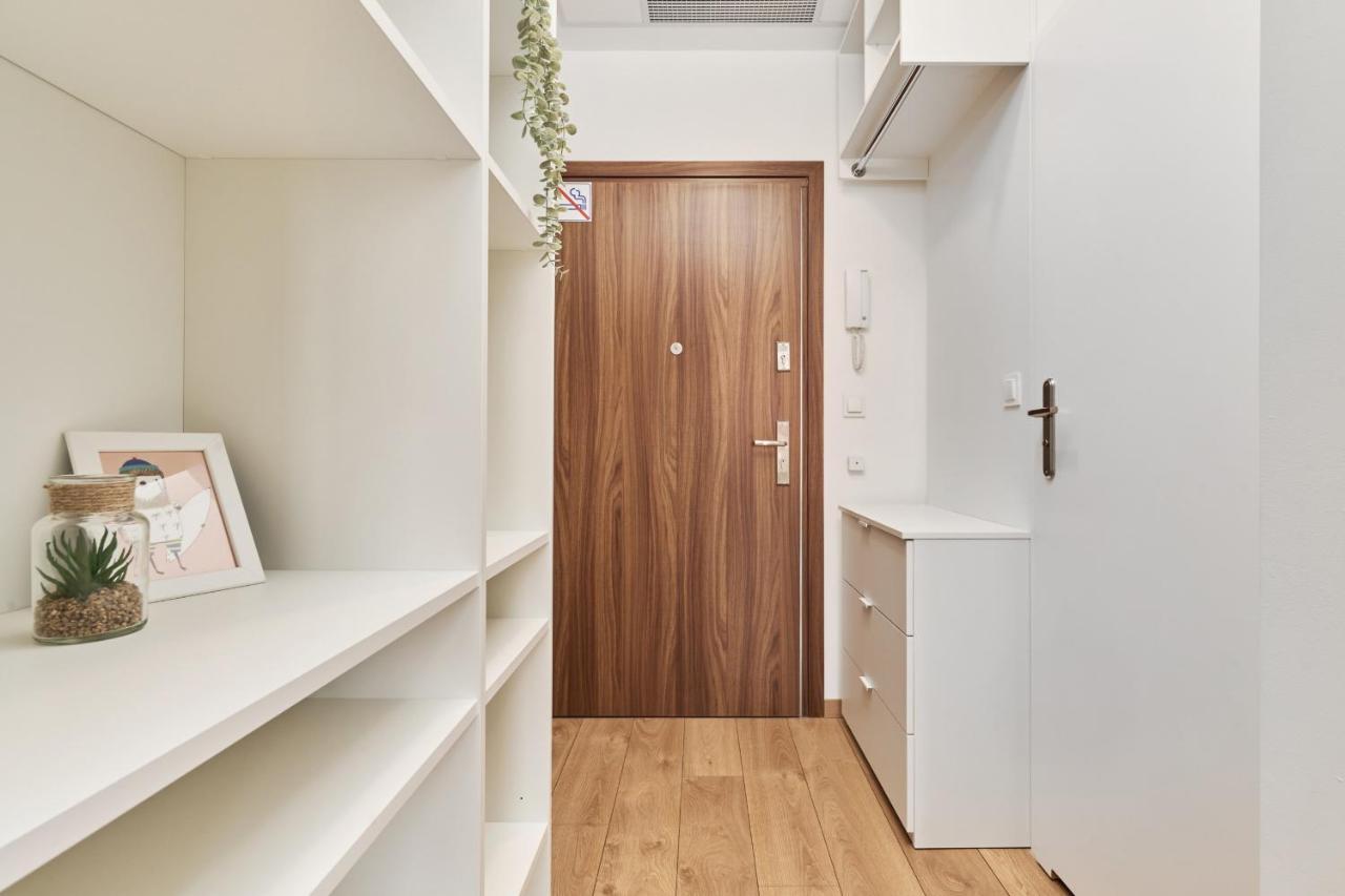 Apartment By The Oder River Wroclaw By Noclegi Renters 외부 사진
